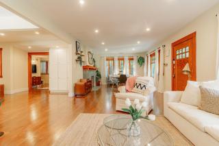 Cozy 3 Bedroom Hollywood Home- Quick Walk To All Tourist Spots! - Los Angeles - 2
