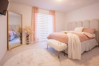 Brand New Cozy, Modern, & Instaworthy House! - Oshawa - 0