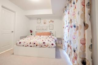 Brand New Cozy, Modern, & Instaworthy House! - Oshawa - 8