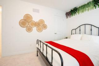 Brand New Cozy, Modern, & Instaworthy House! - Oshawa - 4