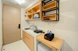 Comfortable Stay Studio at Tokyo Riverside PIK 2 Apartment By Travelio - Rawalembang - 6