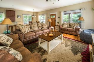 River Rock Cabin - Comfortable, Private Home with King Beds & Mountain Views - Horse Shoe - 7