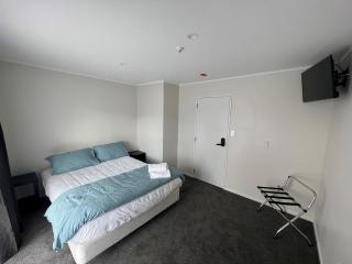 Stag Park Accommodation - Taupo - 0
