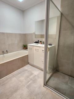 Lbarza Charming & Convenient 3BR Home close to Hospitals & Sporting Grounds - 2