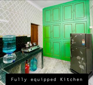 Modern 3BHK Furnished Flat in Downtown Hyderabad - Hyderabad - 4