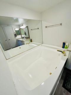 Cute 2 Bedroom 2 Bath 2 mile Strip5 - 6