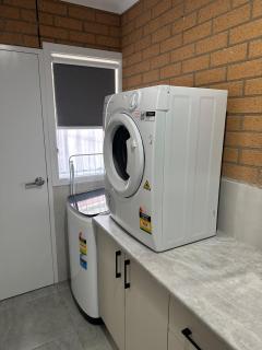 Lbarza Brand New Central 1BR Self Contained Apartment - 2