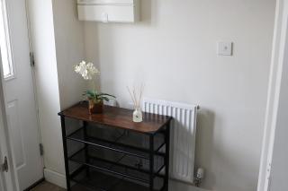 Large 3 Bedroom Home With Private Driveway Parking - Perfect For Contractors, Families, & Relocators - 1