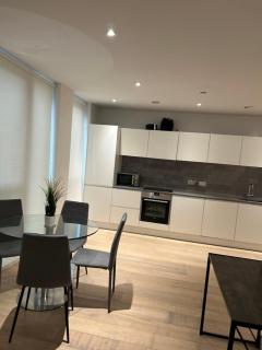 One Bedroom in Royal Wharf, Close to City Airport - Londra - 6