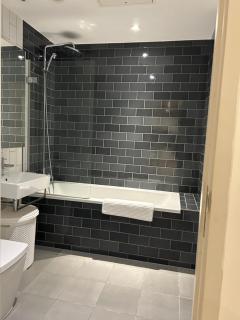 One Bedroom in Royal Wharf, Close to City Airport - Londra - 2