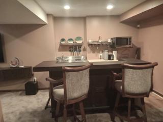 Super Suite with Sauna, Pool Table and Arcade Game - Lansing - 7
