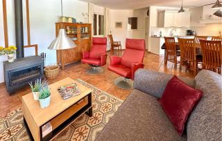 Stunning Home In Prades Sur Vernazobre - 6
