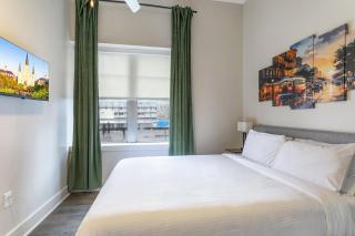 Charming 2BR Retreat Steps from the French Quarter - New Orleans - 2
