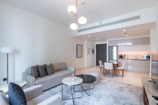 Luxury Apartment with Private Beach Access - Dubai - 7
