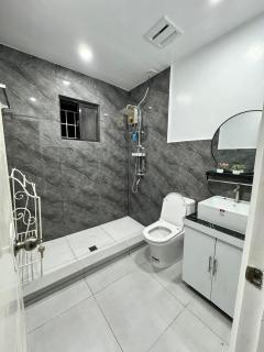 House B Spacious 3BR3TB along Commonwealth Ave - Manila - 9