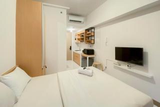 Simple and Cozy Stay Studio Tokyo Riverside PIK 2 Apartment By Travelio - Rawalembang - 4