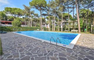 Amazing Apartment In Lignano Sabbiadoro - Lignano Sabbiadoro - 0