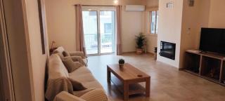 Comfortable Apartment Close to the Airport - Spata - 3