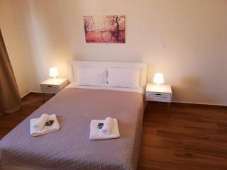 Comfortable Apartment Close to the Airport - Spata - 9