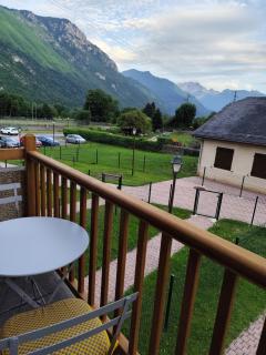 Ossau T2 5 personnes tt confort proximite du ski navette au village climatisation piscine juin a fin septembre linge de maison inclus au pied de la montagne parking - Bielle - 0