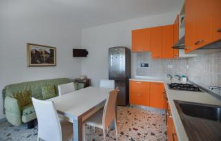 4 Bedroom Cozy Home In Reggio Calabria - Reggio di Calabria - 3