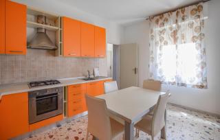 4 Bedroom Cozy Home In Reggio Calabria - Reggio di Calabria - 2