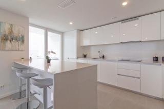 Global Properties, Nuevo apartamento con piscina privada y terraza con vistas al mar - 2