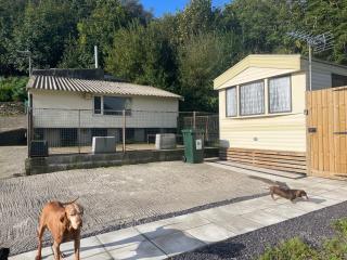 Three bed static caravan with fantastic views and hottub - 8