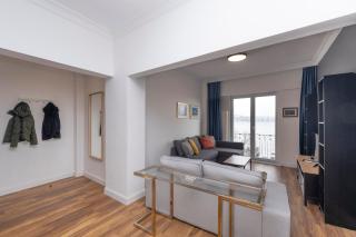 Trendy Waterfront Apt with a Striking View - Istanbul - 9