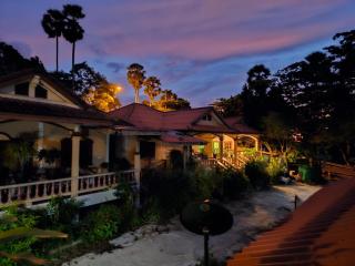Jungle house at Yanui beach in Rawai - Phuket - 9