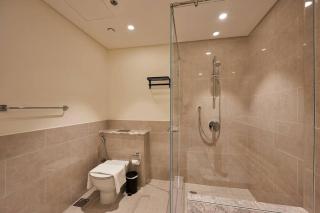Tick - 4BR Burj Khalifa Fountain Views Forte 1 - Dubai - 5
