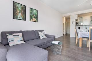 Nowoczesny Apartament w Spokojnej Okolicy z Parkingiem by Rent like home - Danzig - 5