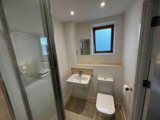 2 Bedroom Eco House with South Facing Balcony - Nottingham - 6
