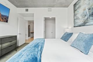 2bd 2ba Best style and location Pool spa gym pkg! - American Towers Condominium - 7