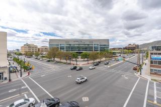 2bd 2ba Best style and location Pool spa gym pkg! - American Towers Condominium - 4