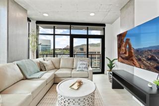 2bd 2ba Best style and location Pool spa gym pkg! - American Towers Condominium - 2