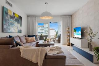 Moderno y luminoso apartamento en Las Gaviotas- Puerto Banús - Marbella - 6