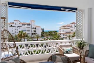 Moderno y luminoso apartamento en Las Gaviotas- Puerto Banús - Marbella - 1