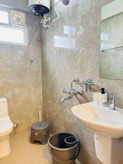 Evara Hitec Grandeur Luxury 3BHK Apt near Hitex - Lingampalli - 6