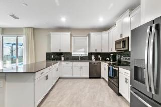 Last Minute Disney Getaway! Private Pool, Hot Tub & Games Room. Book Now! #66017 - Kissimmee - 5