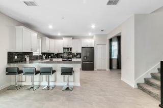 Last Minute Disney Getaway! Private Pool, Hot Tub & Games Room. Book Now! #66017 - Kissimmee - 4