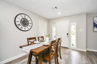 Spacious 5BR 3BA Holiday Home Close to Stadiums with Hot Tub - 9