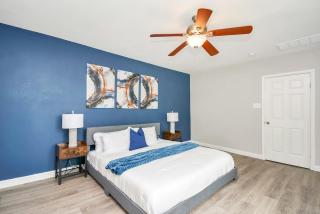 Spacious 5BR 3BA Holiday Home Close to Stadiums with Hot Tub - Houston - 4