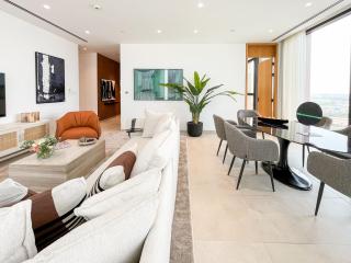 VayK - Lovingly Styled Elegant 2 BD Apartment in Business Bay - 0