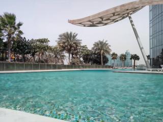Luxury 1-BR Waterfront Living - Dubai - 8