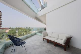 Livbnb-Tranquil 1B Steps to PalmBoardwalk Sea View - Dubai - 9