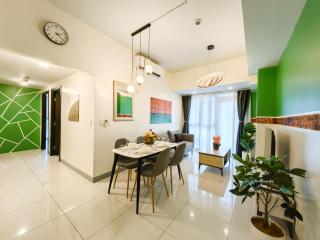 2BR in Uptown Parksuites BGC with balcony and bathtub - Manille - 2