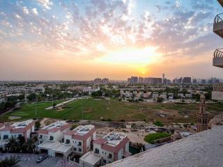 Stunning 1BR with Golf View in sports city - Dubai - 3