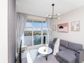 Stunning 1BR with Golf View in sports city - Dubai - 2