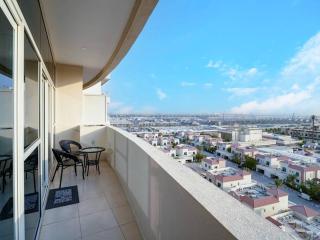 Stunning 1BR with Golf View in sports city - Dubai - 1